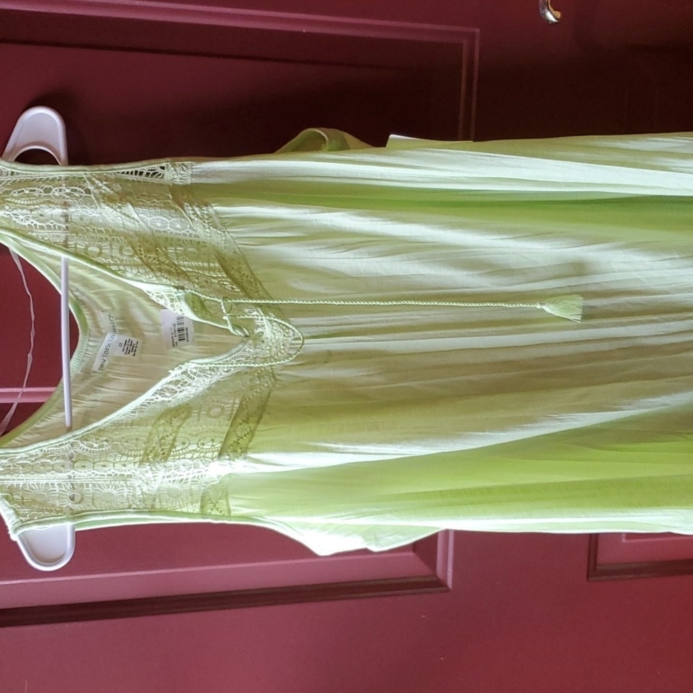 New York Laundry Lime Green Lace-Detail Tank Top